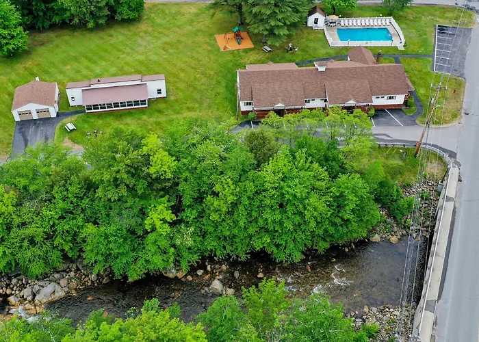 Riverbank Motel